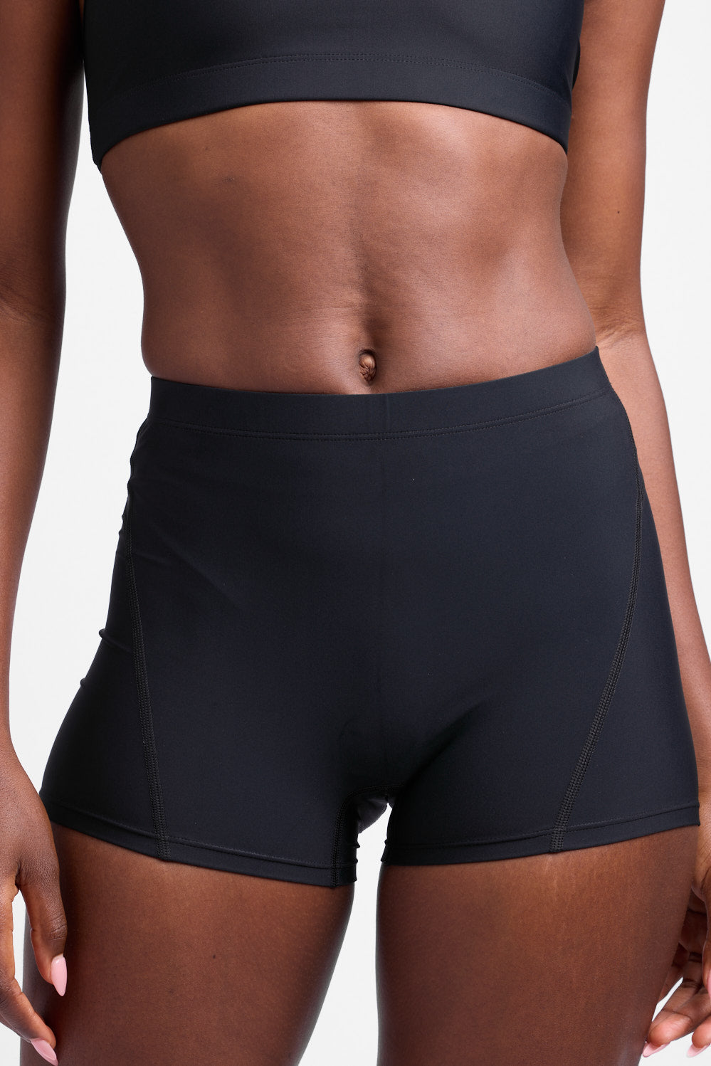  Anna Tight Short - Black